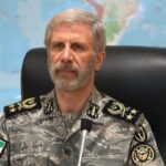 امیر حاتمی: ساخت سپر دفاعی رمز پیروزی ملت