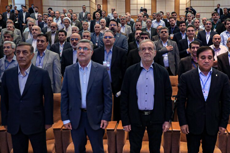 تجلیل از ۱۲ پزشک برجسته ایران به مناسبت روز پزشک
