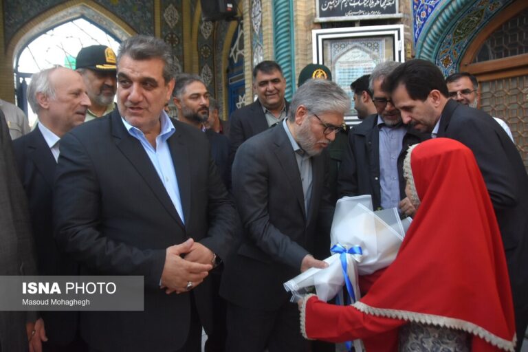 بازدید وزیر علوم از پروژه‌های علمی در سمنان